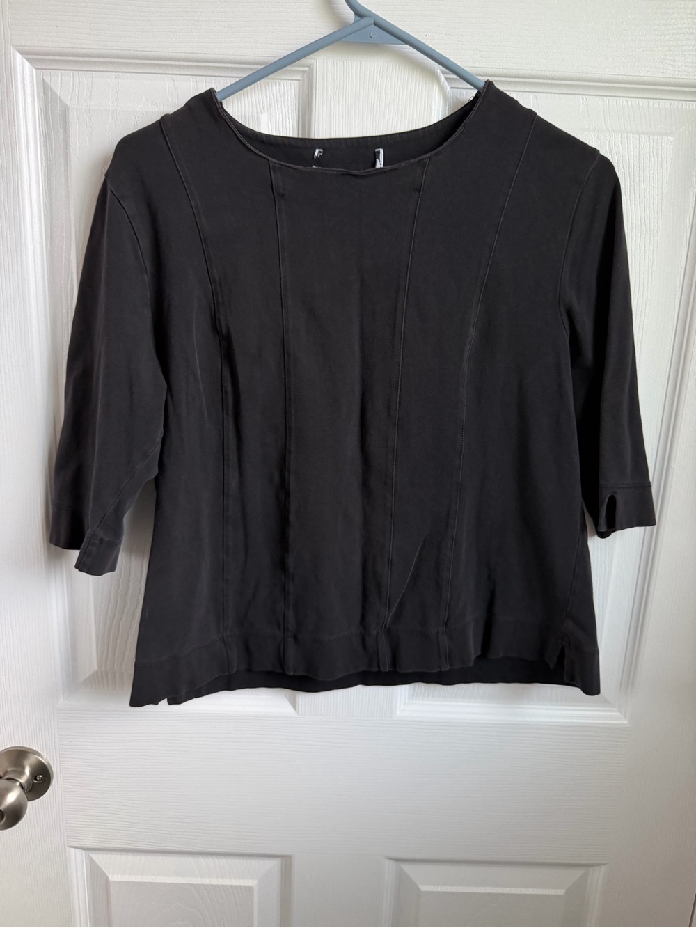 Charcoal Grey Women's Quarter-sleeve Top